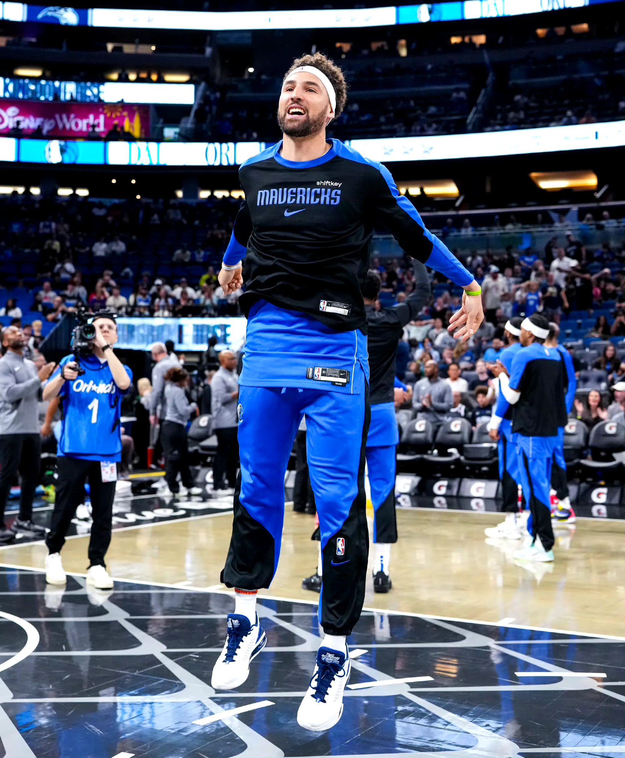 爱游戏网址 -赛地聚焦——NBA总决赛今夜热度飙升；阿斯顿维拉绝杀压哨；球迷炸锅；资深球员宣示担当的简单介绍