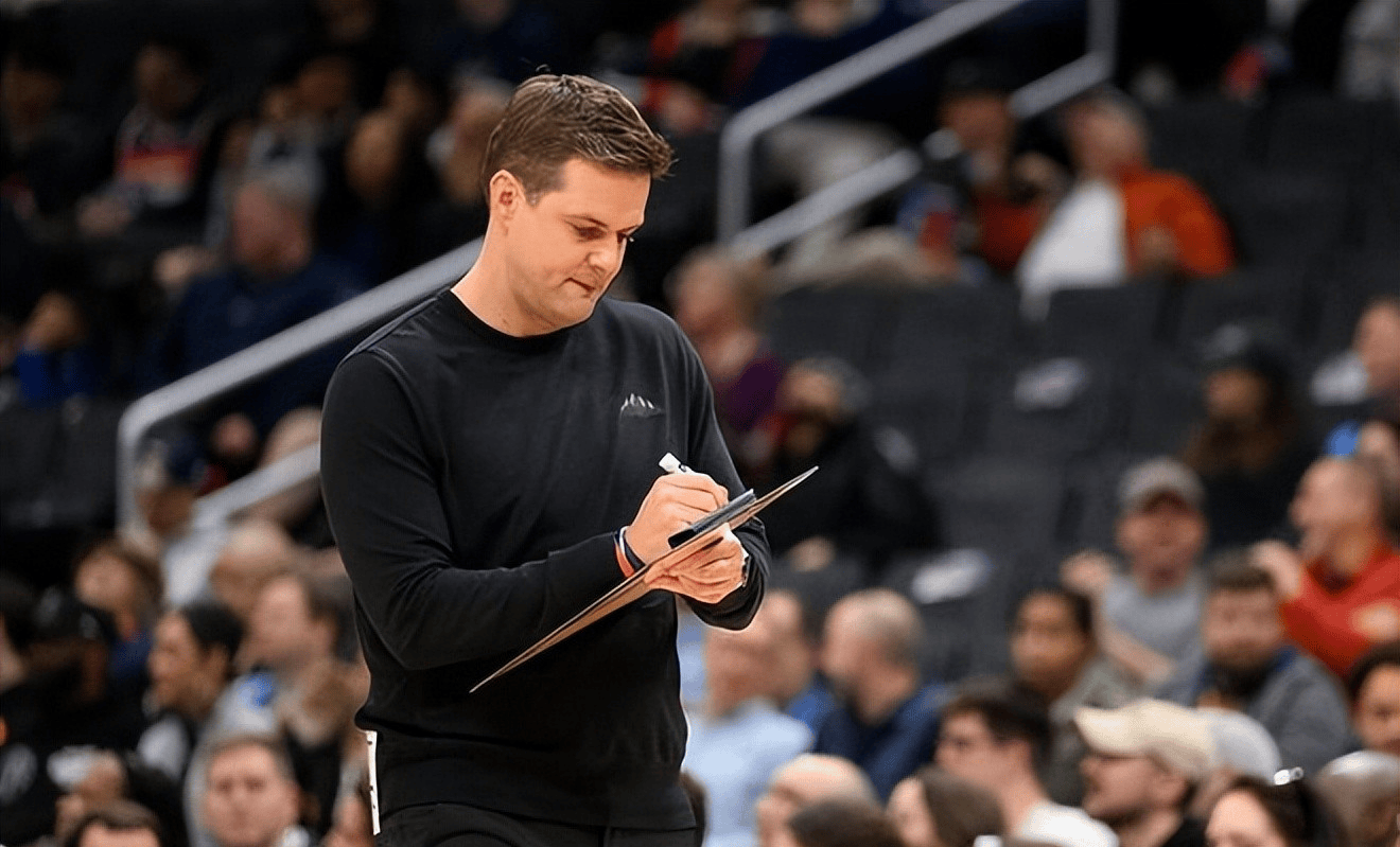 爱游戏平台 -犹他爵士发布备战花絮，清晨防线松动，NBA季后赛任务艰巨，心理建设被强调的简单介绍