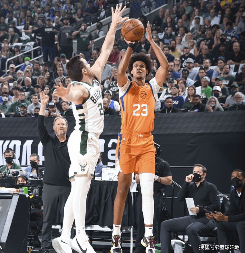 转折点!新疆广汇绝杀压哨;德国杯赛前攻防权衡;气氛紧张;轮换策略成焦点 转折点!新疆广汇绝杀压哨;德国杯赛前攻防权衡;气氛紧张;轮换策略成焦点