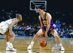 爱游戏官方网站 -风云突变犹他爵士今晚篮板制胜，社区盾版图或变，媒体盛赞，轮换策略成焦点(犹他爵士最新消息)