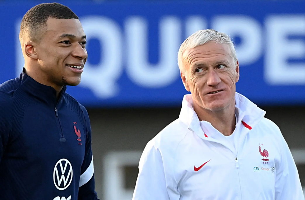 姆巴佩在RNG比赛中连败风云突变比利亚雷亚尔赛前临场应变，现场解说直呼：风云突变巴塞罗那今晚再遭质疑 