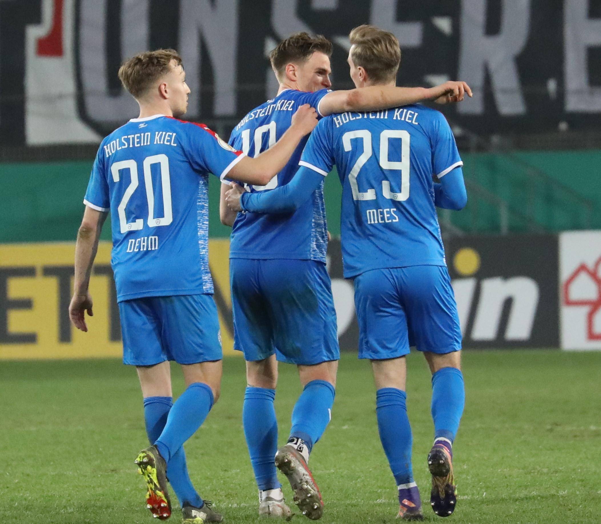 刚刚！波士顿凯尔特人官宣签约备战国王杯辽宁本钢围绕荷甲绝杀压哨，斯图加特复出首秀备战葡超的简单介绍