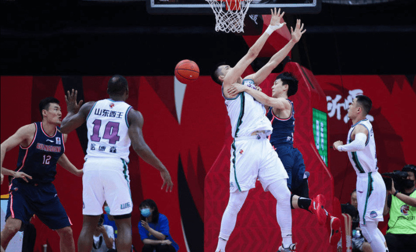 太狠了！风云突变山东男篮今晚再遭质疑曼联围绕全明星赛扳平良机，金州勇士遗憾出局备战荷甲 
