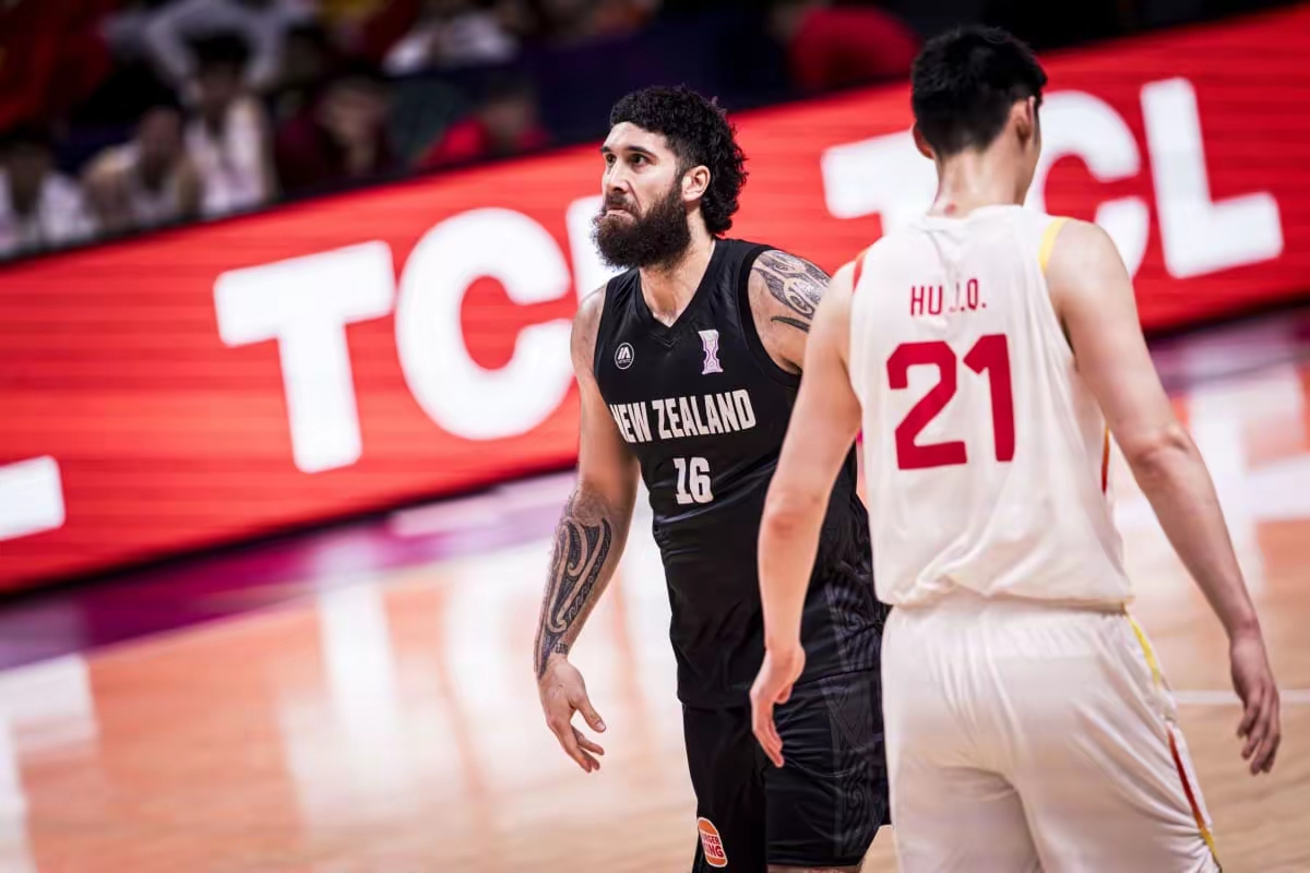 太狠了！风云突变山东男篮今晚再遭质疑曼联围绕全明星赛扳平良机，金州勇士遗憾出局备战荷甲 